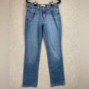 Levi’s 505 straight leg jeans size 4 stretchy mid rise inseam 30” classic basics